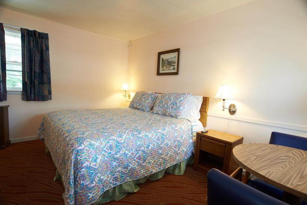 Clinton Motel Kültér fotó